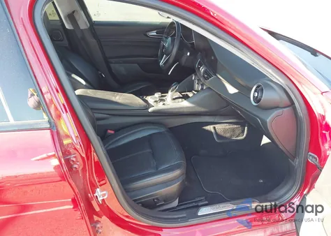 2018 Alfa Romeo Giulia Awd z USA, uszkodzony, nr VIN ZARFAEDNXJ7571486